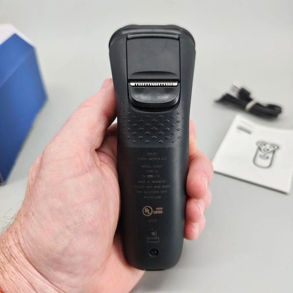 Philips Norelco Shaver 2400 X3001/90 2000 Series Wet Dry Electric Razor